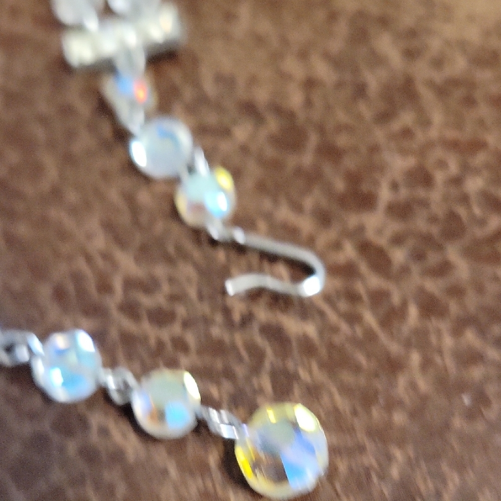 Iridescent Crystal Necklace and Earring Set (44) - Picture 6 of 16